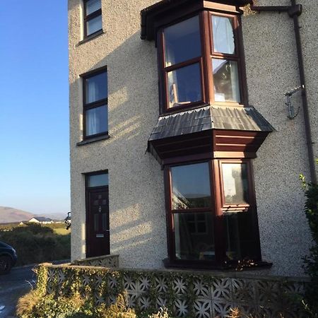 First Floor Apartment With Mountain Views Tywyn Kültér fotó