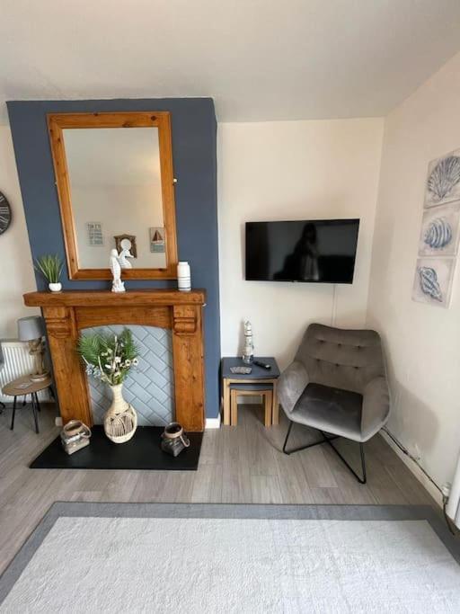 First Floor Apartment With Mountain Views Tywyn Kültér fotó